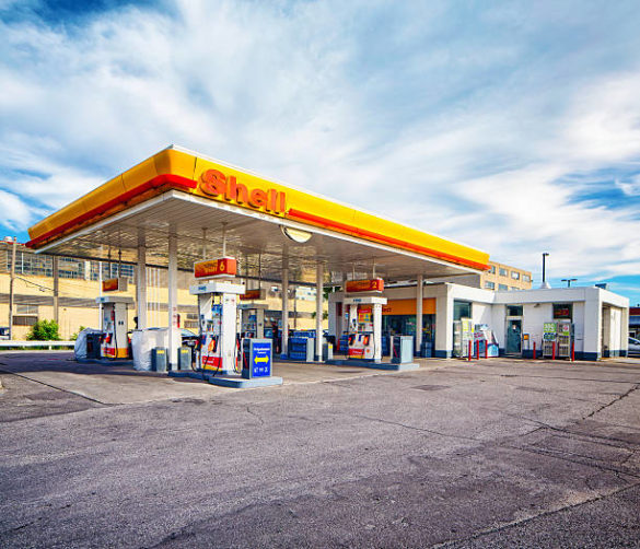 Shell in talks with Nigeria to exit onshore oil fields as part of green push