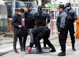 Tunisian court sentences nine to death for killing a 1st sergeant in the army – TAP Tunisian court sentences nine to death for killing a 1st sergeant in the army - TAP