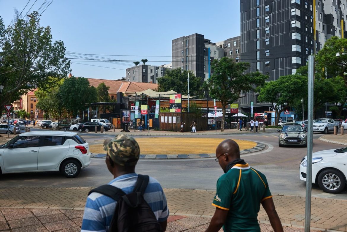 South African business mood recovers, faces Ukraine war risks