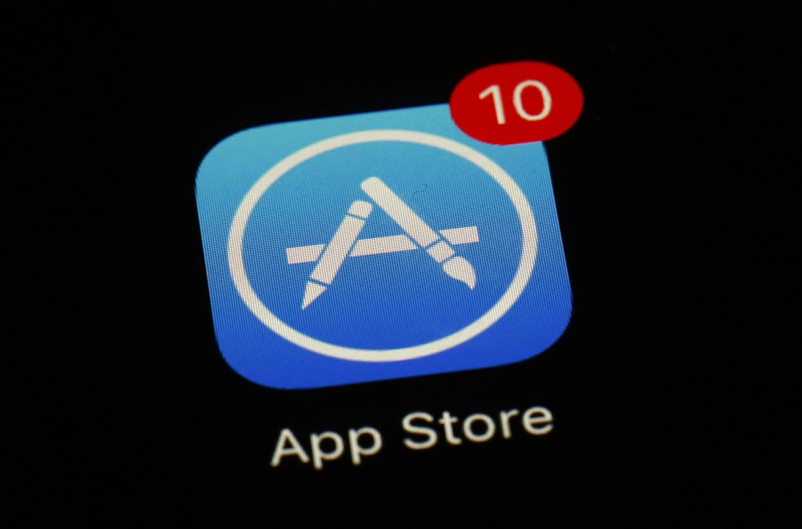 Apple May Let Other App Stores on Products