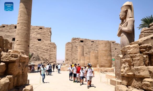 Tourists Flock to Luxor's Temples Amid Warm Weather