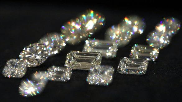 Zimbabwe Diamond Firm Sacks 400 Workers as Global Gem Prices Crash