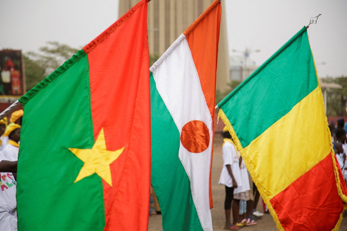 Mali Hands Over Peace Charter as Doubts Persist