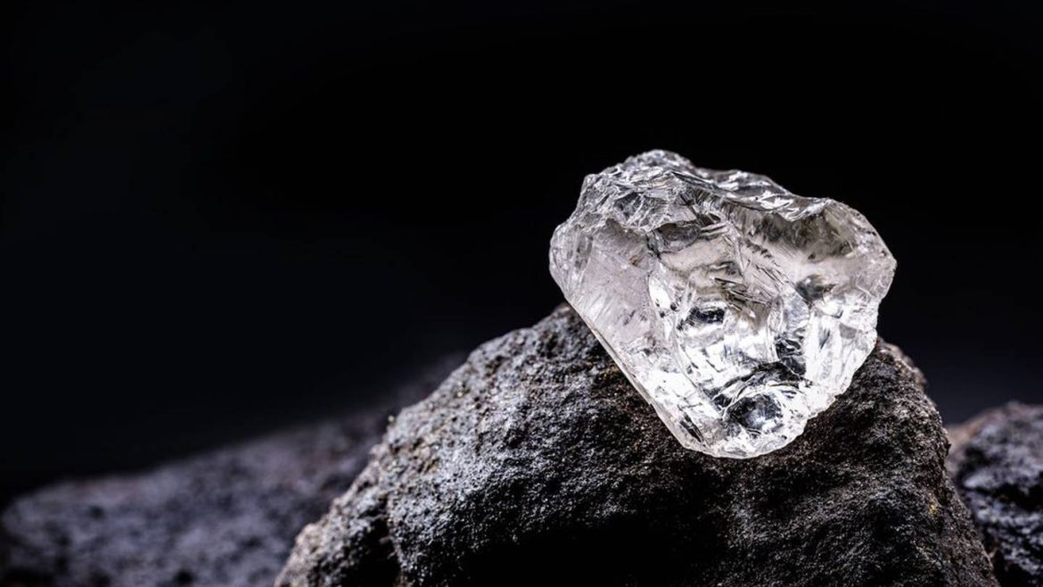 Botswana May Devalue Pula as Diamond Revenue Falls