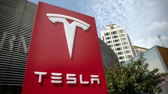 Tesla’s $30bn Incentive to Keep Musk as CEO