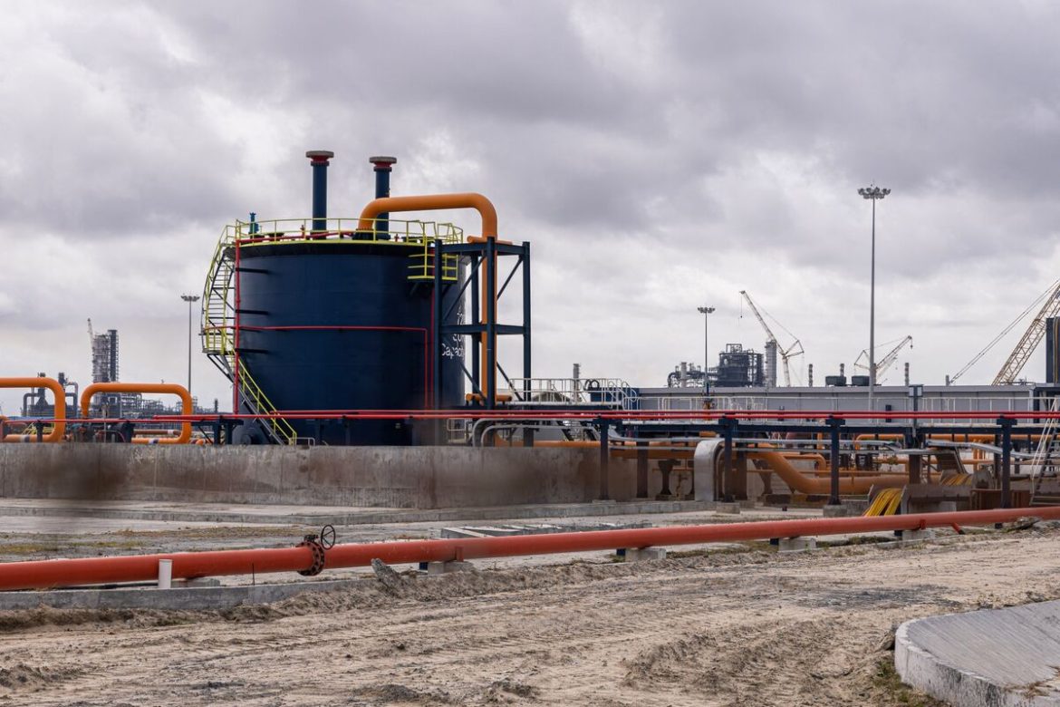 Dangote refinery says begun fuel exports in Africa